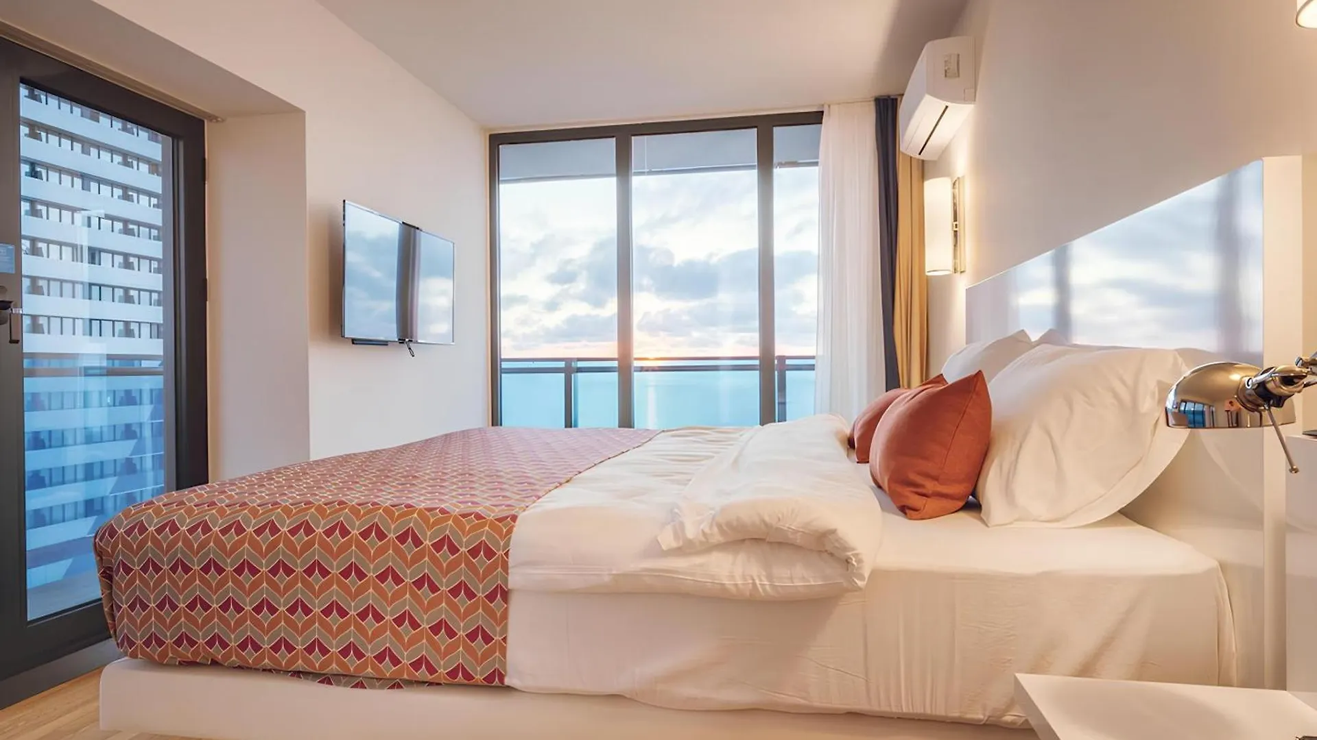 Orbi City Sea View Aparthotel 바투미 아파트